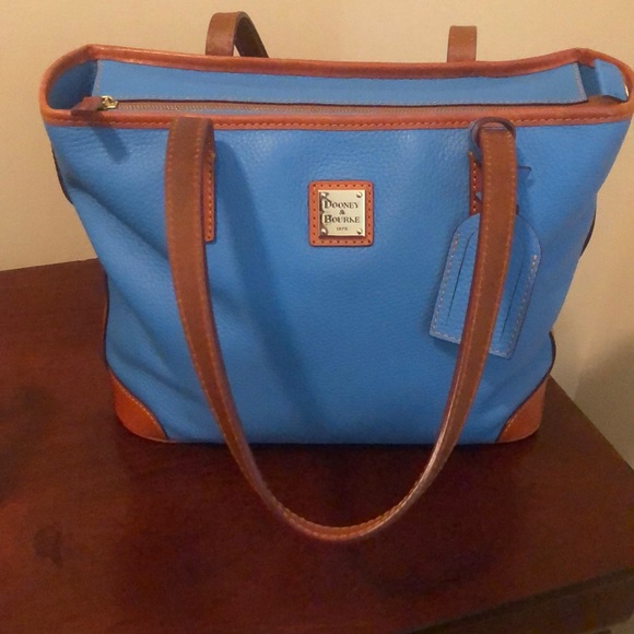 Handbags - Authentic Dooney & Bourke Tote